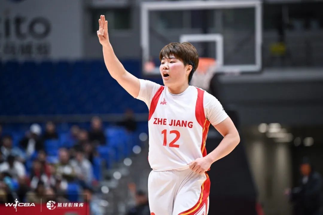 仙扬·帕克,王佳琦,万济圆,单婉丽,胡多灵首发阵容