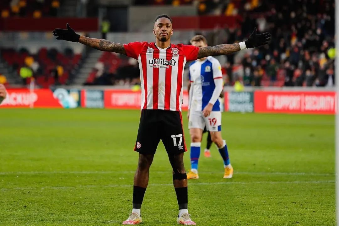 禁赛8个月后为国进球倔强蜂王打赢翻身仗