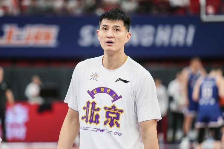 俞长栋来北控第四个赛季终于进季后赛了过去三年都是第十三