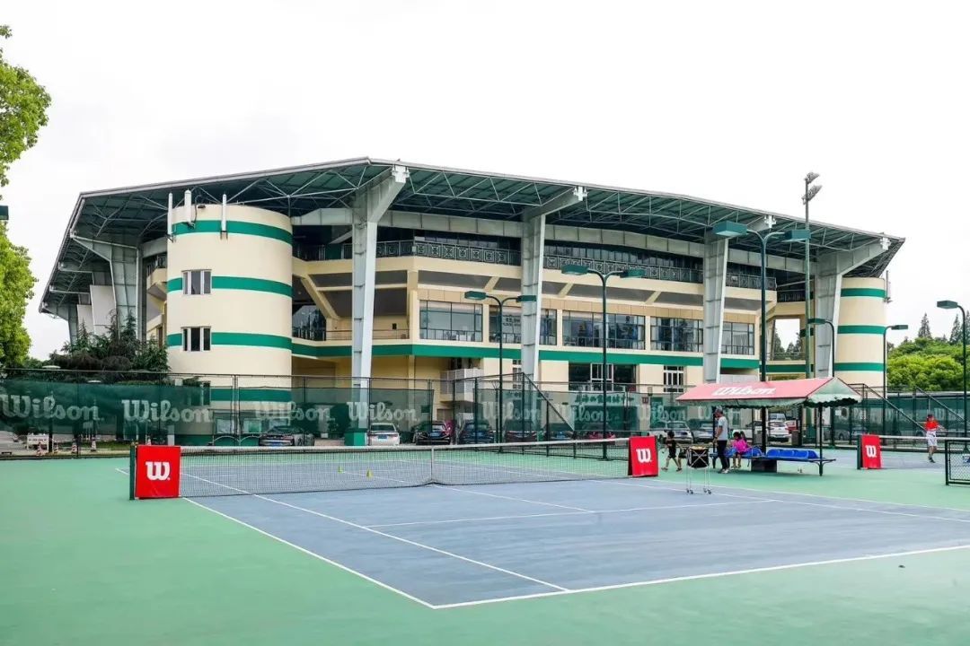 从"网球小白"到旗忠网球中心中央球场的距离有多远?快来试试吧!