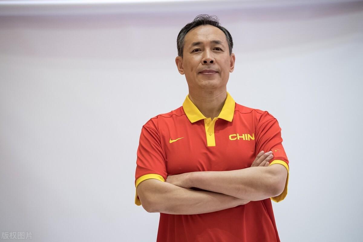 前中国女篮主帅许利民正式出任首钢男篮主教练有望率领球队触底反弹