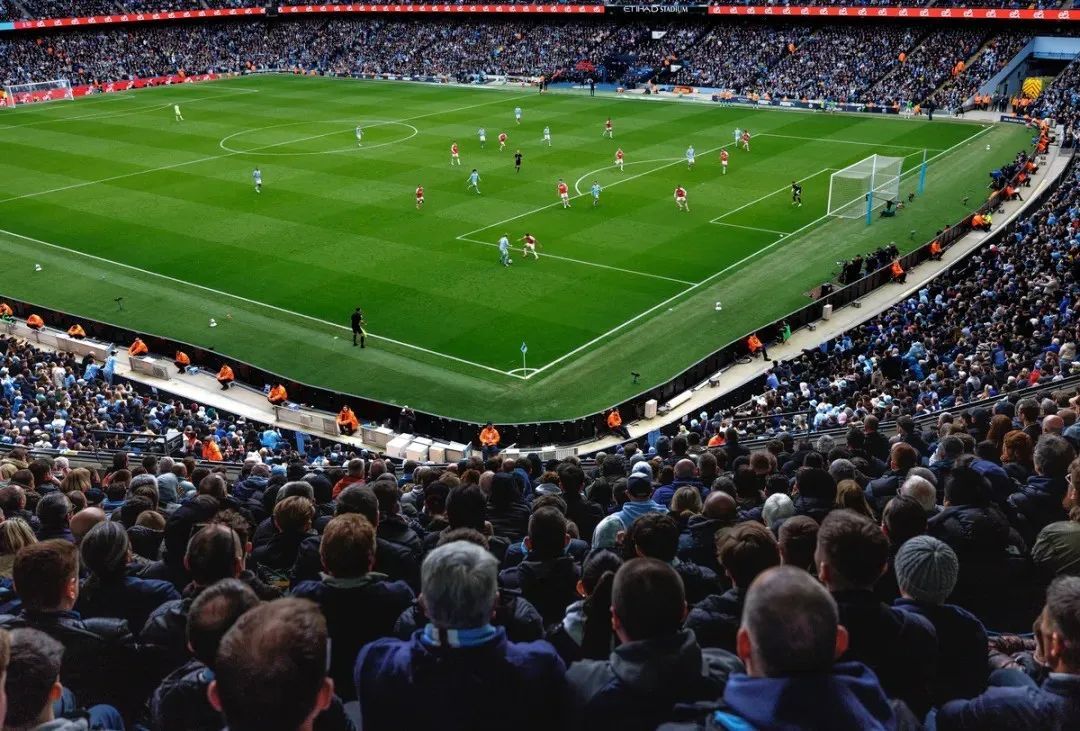 十个月,三个冠军,一千个相信曼城的理由