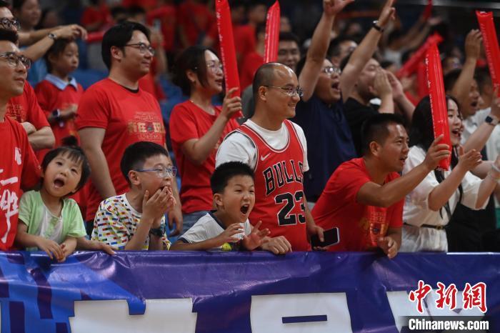 2024年全国男子篮球联赛:香港金牛队险胜安徽文一队