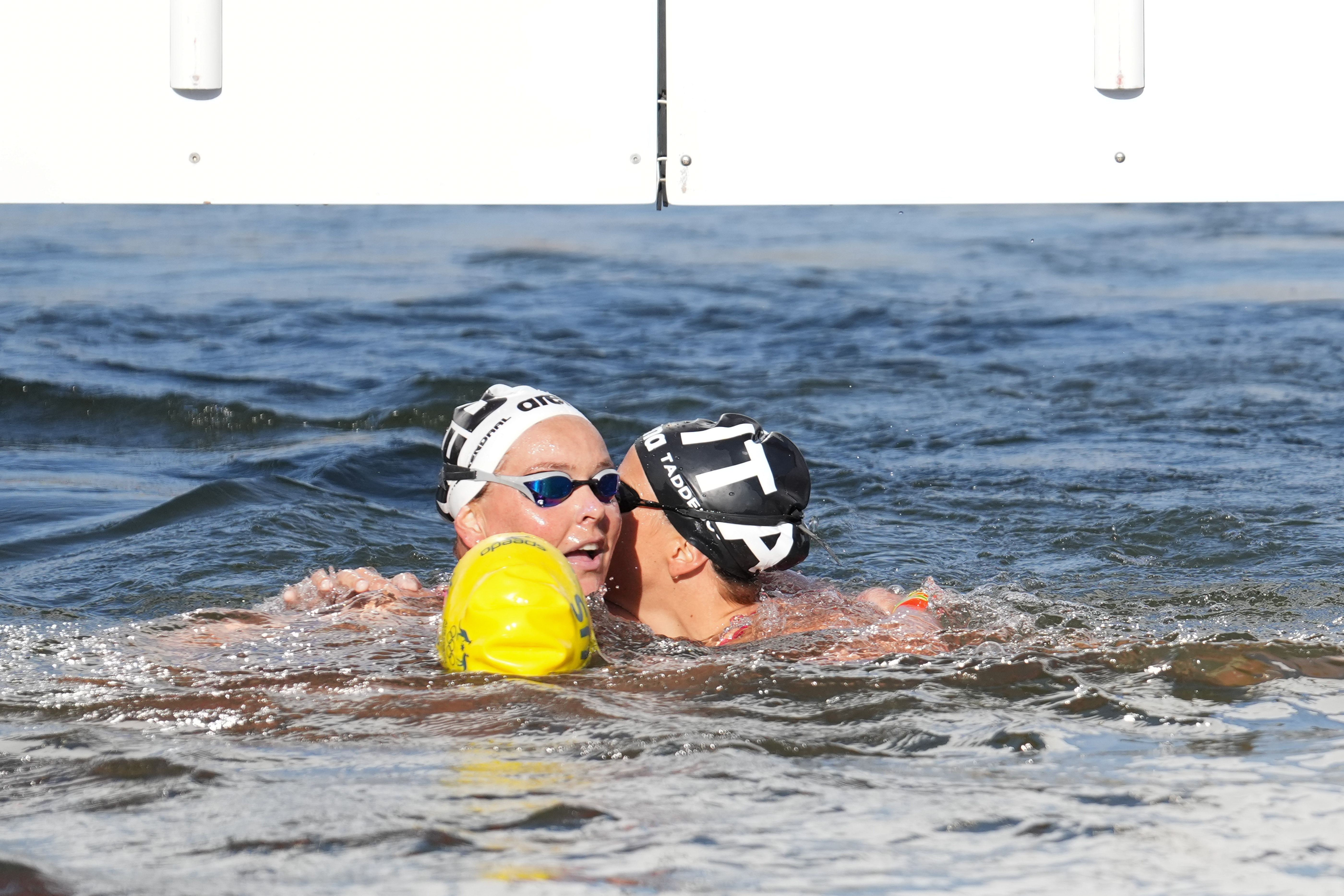 巴黎奥运会丨马拉松游泳——女子10公里赛况(5)