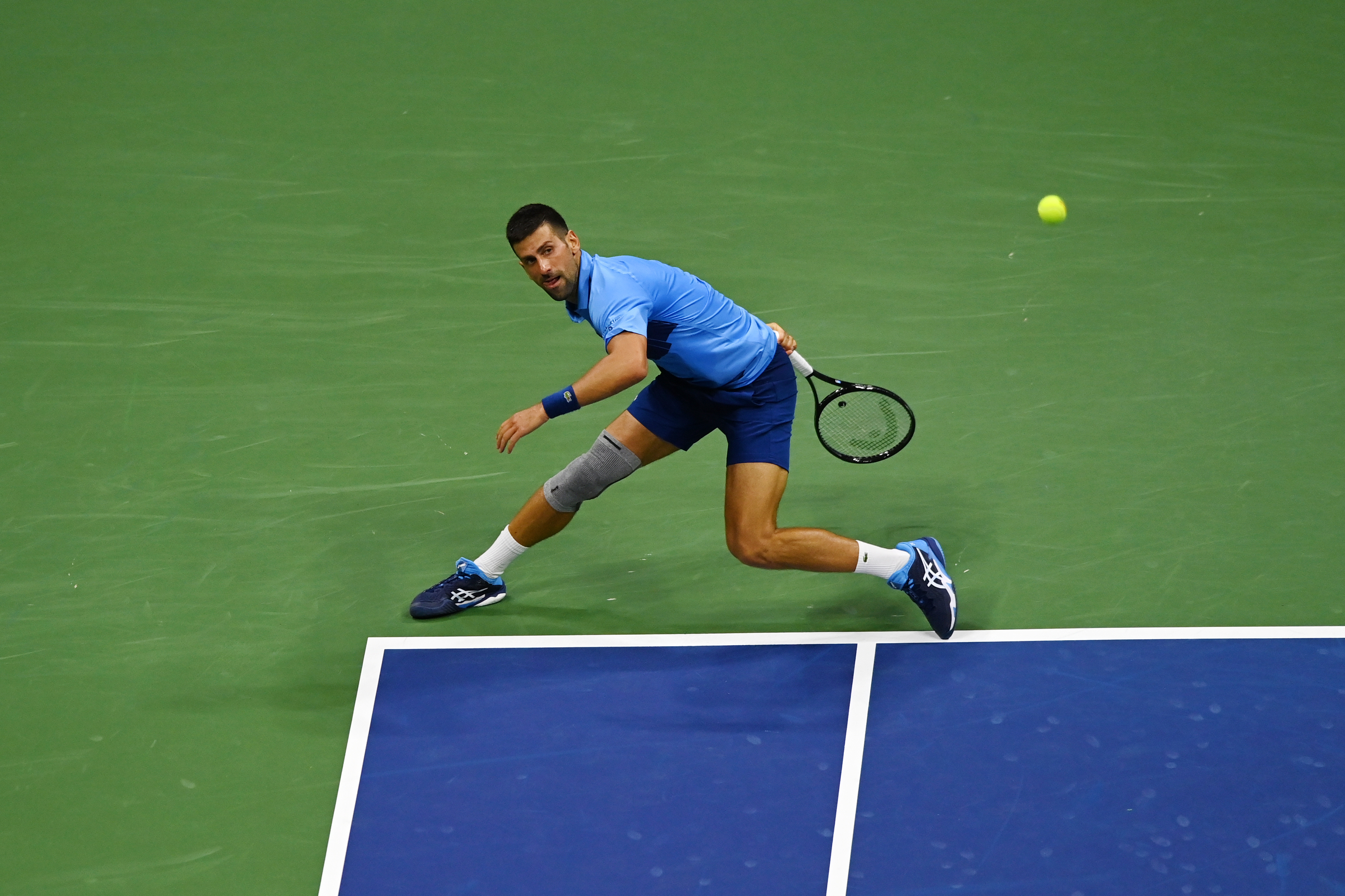 网球——美网:焦科维奇胜阿尔博特