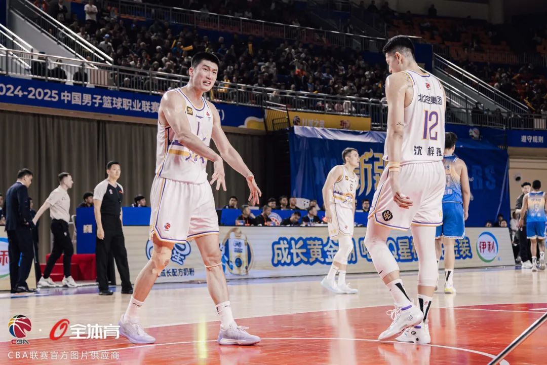 企鹅新闻首页>nba>新闻详细>(左右滑动看更多)内容:韩雨峰校对:陈丹军