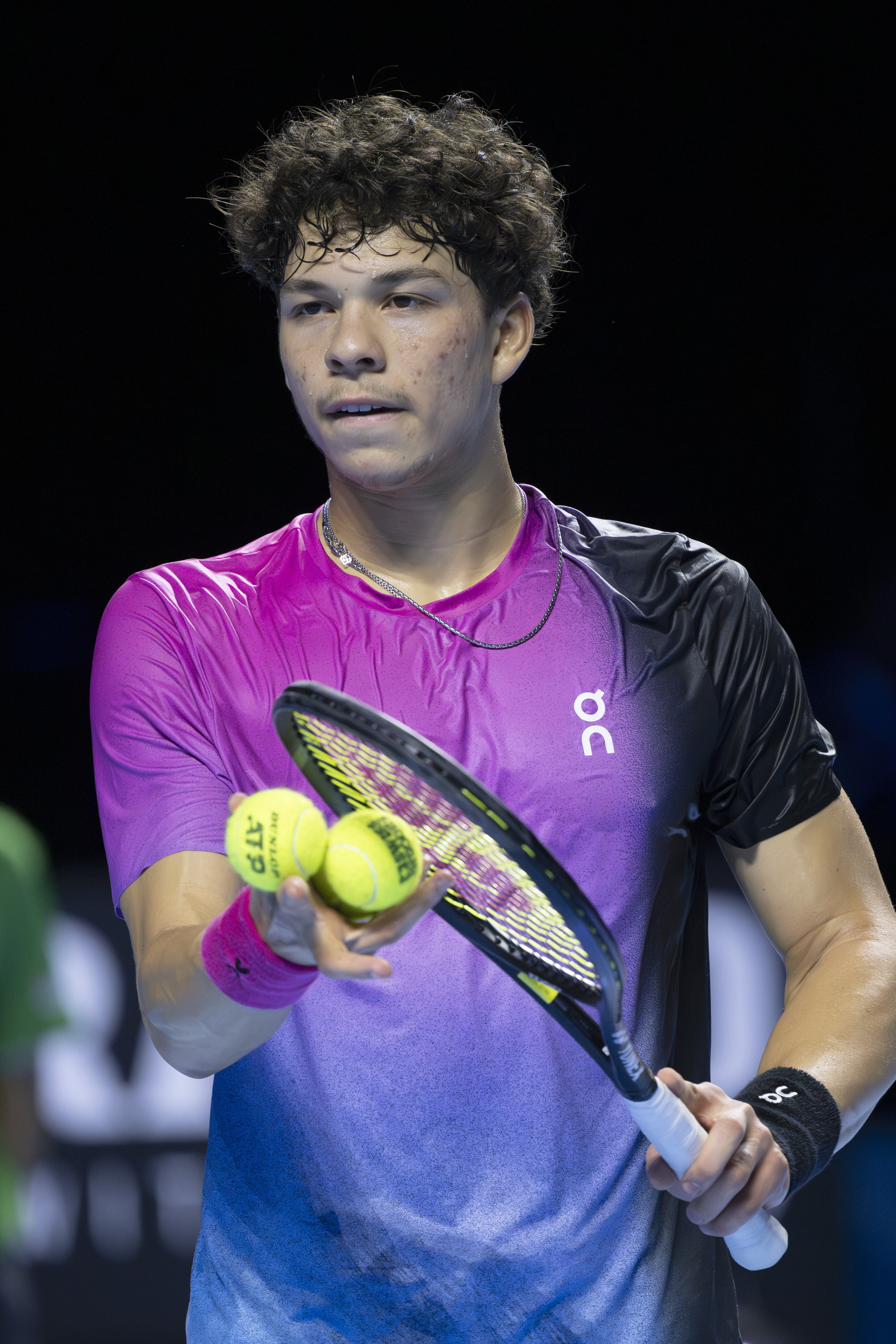 网球巴塞尔室内网球公开赛谢尔顿晋级